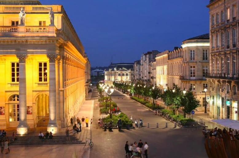 GuestReady - Comfy Attic Apartment near Grand Théâtre Bordeaux Extérieur photo
