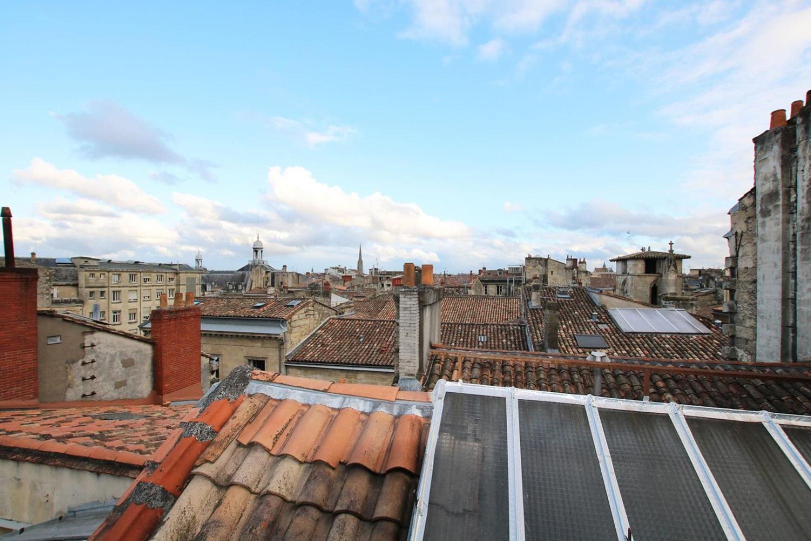 GuestReady - Comfy Attic Apartment near Grand Théâtre Bordeaux Extérieur photo